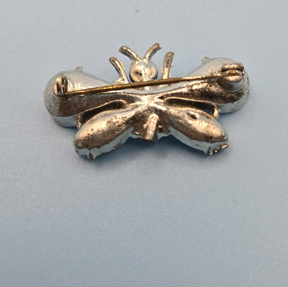 Elegant Silver Crystal Butterfly Brooch - Picture 2 of 2